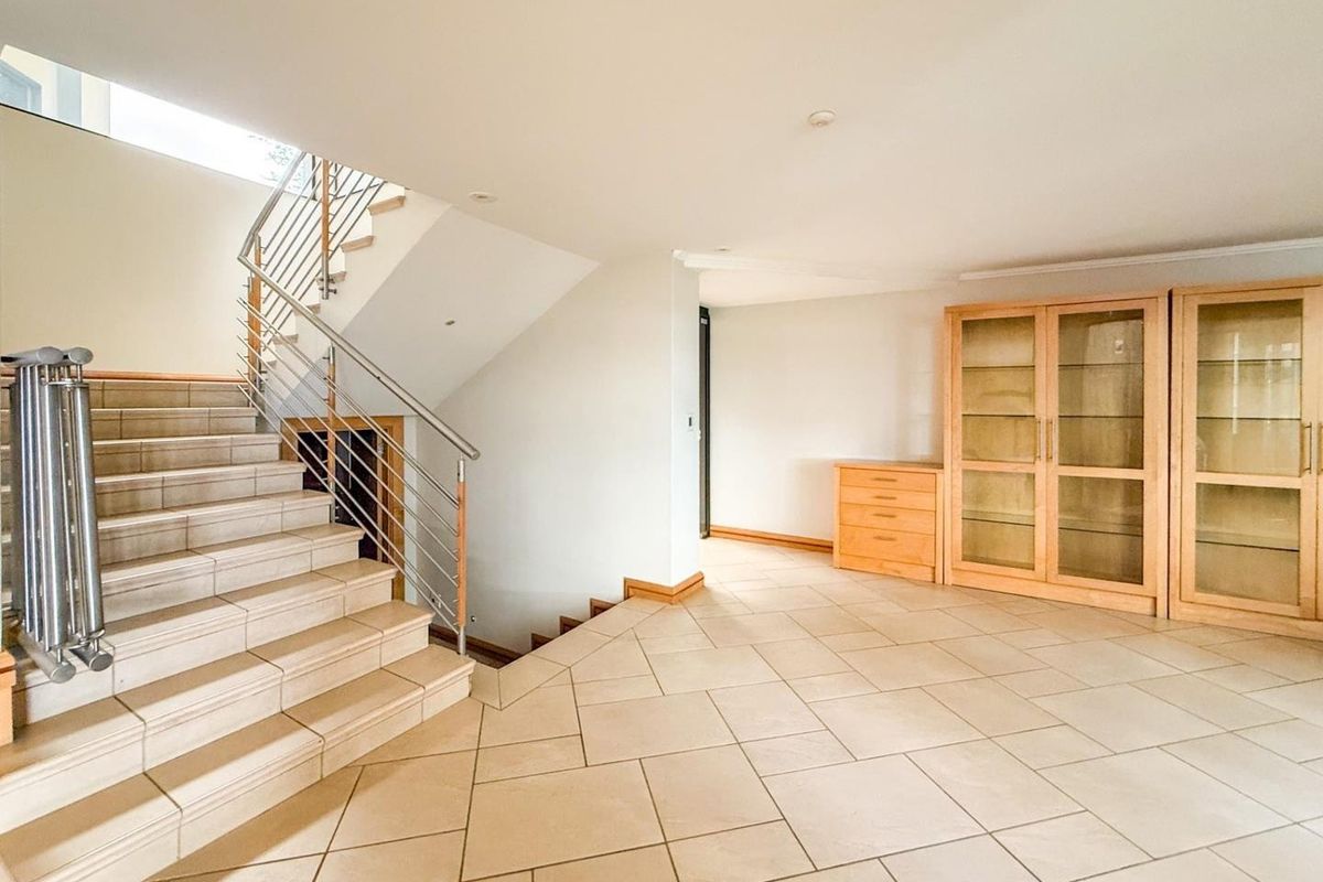 6 Bedroom , 6 Garages , For Sale , - Photo 2