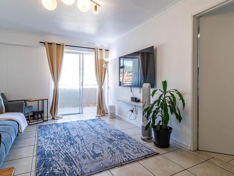 Investor's Dream, Brilliant Buy, Brilliant Price: 1-Bedroom Apartment in Vibrant Salt River - Photo 9