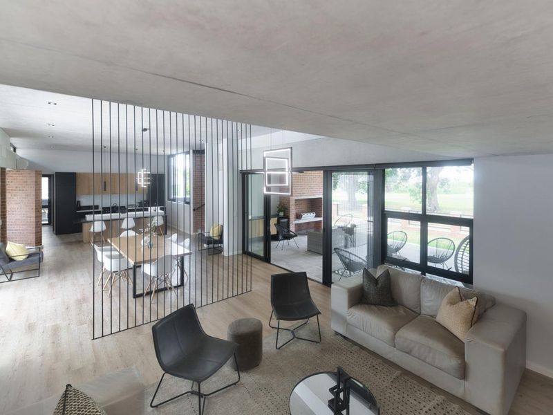 CONTEMPORARY RESIDENTIAL HOME - Photo 5