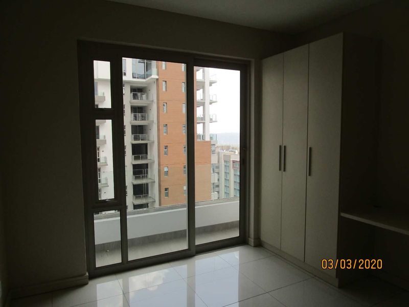 STUPENDOUS ULTRA MODERN 2 BED LUXURY APARTMENT  IN ROSEBANK - Photo 10