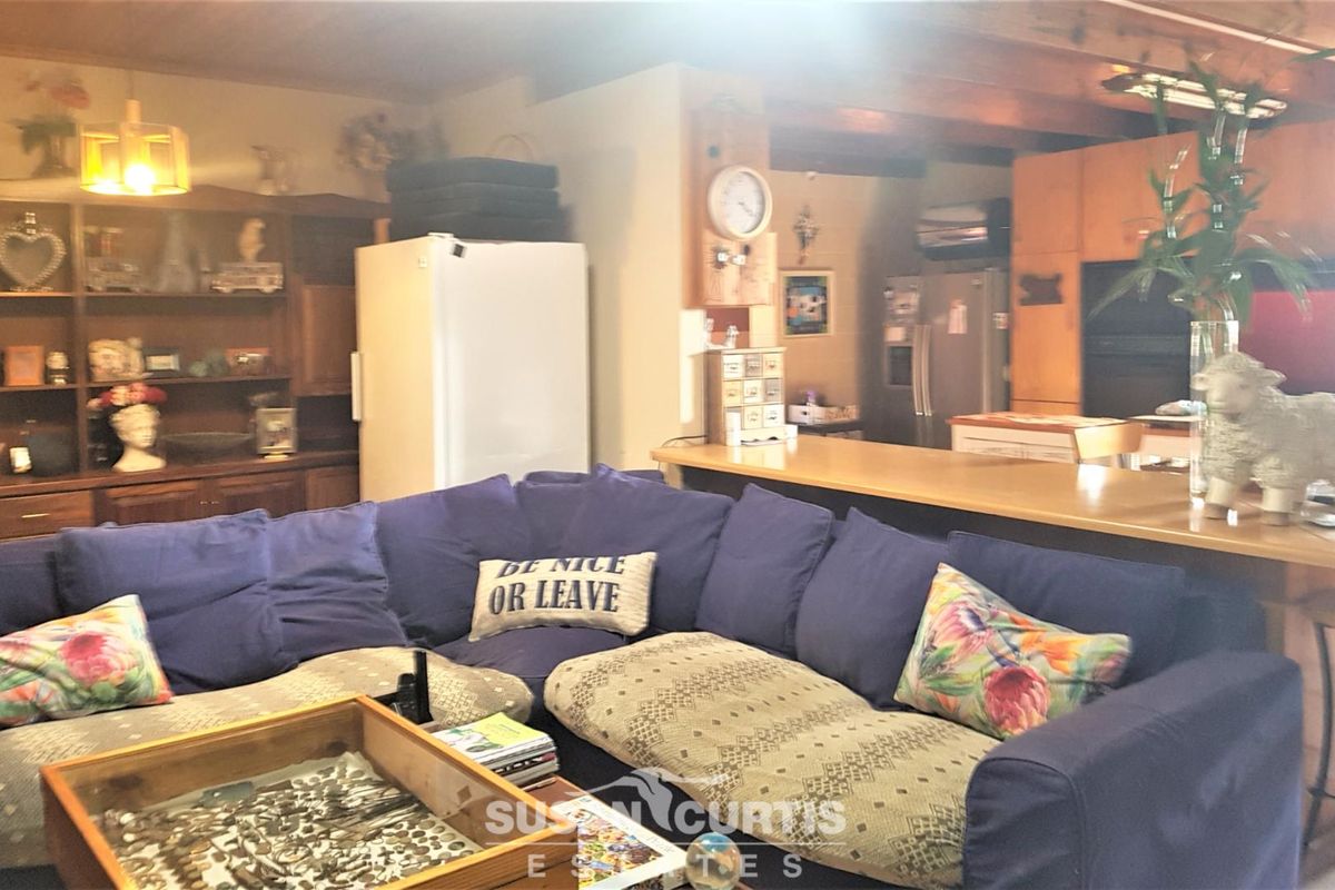 Family Home - Photo 2