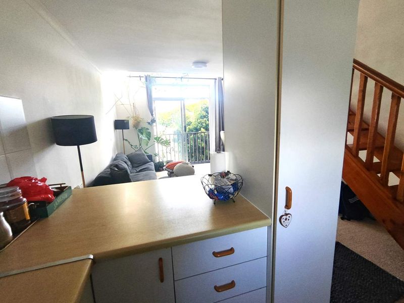 1 bedroom loft style apartment in Plumstead - Photo 6