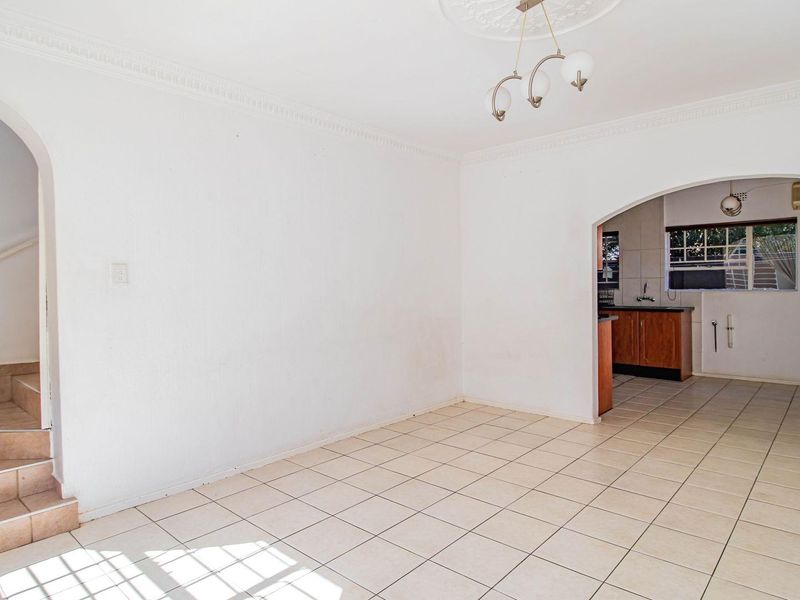 Spacious Living: Duplex Townhouse in Prime Rynsoord - Photo 6