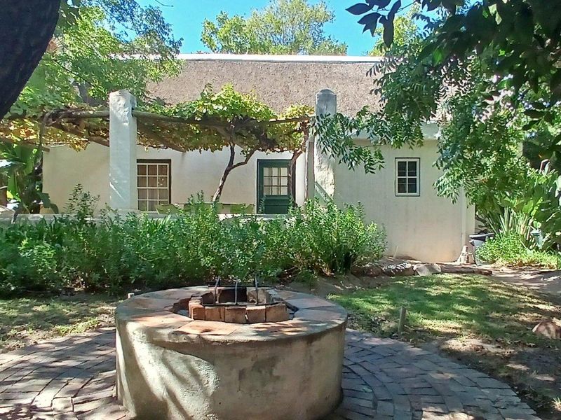 Stunning Cape Dutch Farm for Sale in Clanwilliam – A Picturesque Retreat with Luxurious Accommodations and Prime Agricultural Potential - Photo 2