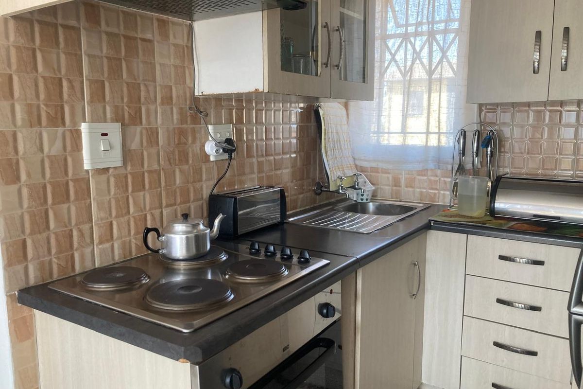 2 Bedroom apartment for sale at Fleurhof - Photo 2