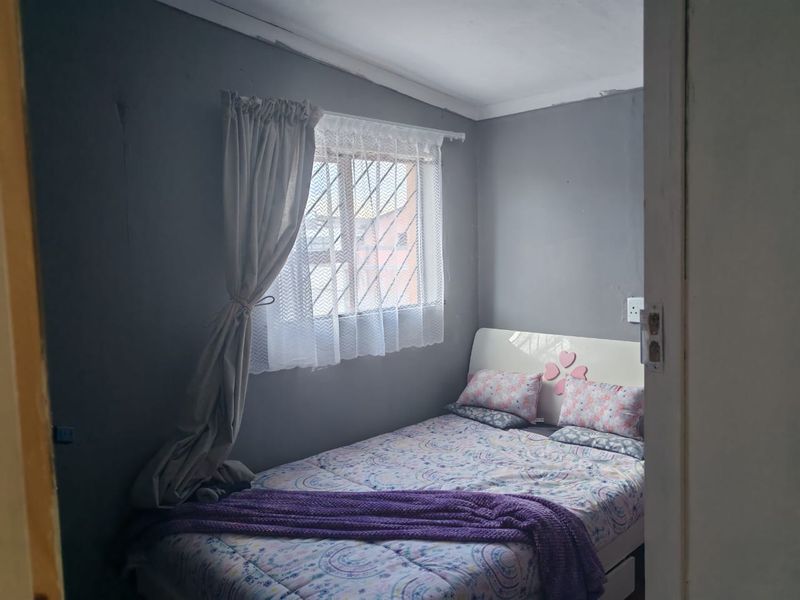 2-Bedroom House for Sale in Khayelitsha Section C - Photo 9