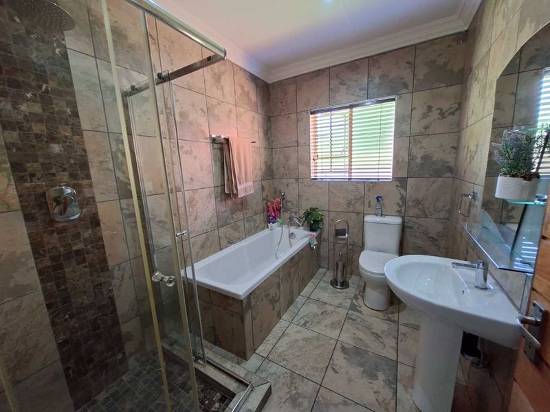 3 Bedroom Home For Sale - Photo 10