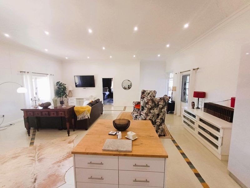 FOR RENT  |  ASSAGAY  |  Queensbridge Estate  |  1 Bedroom Furnished Cottage - Photo 5