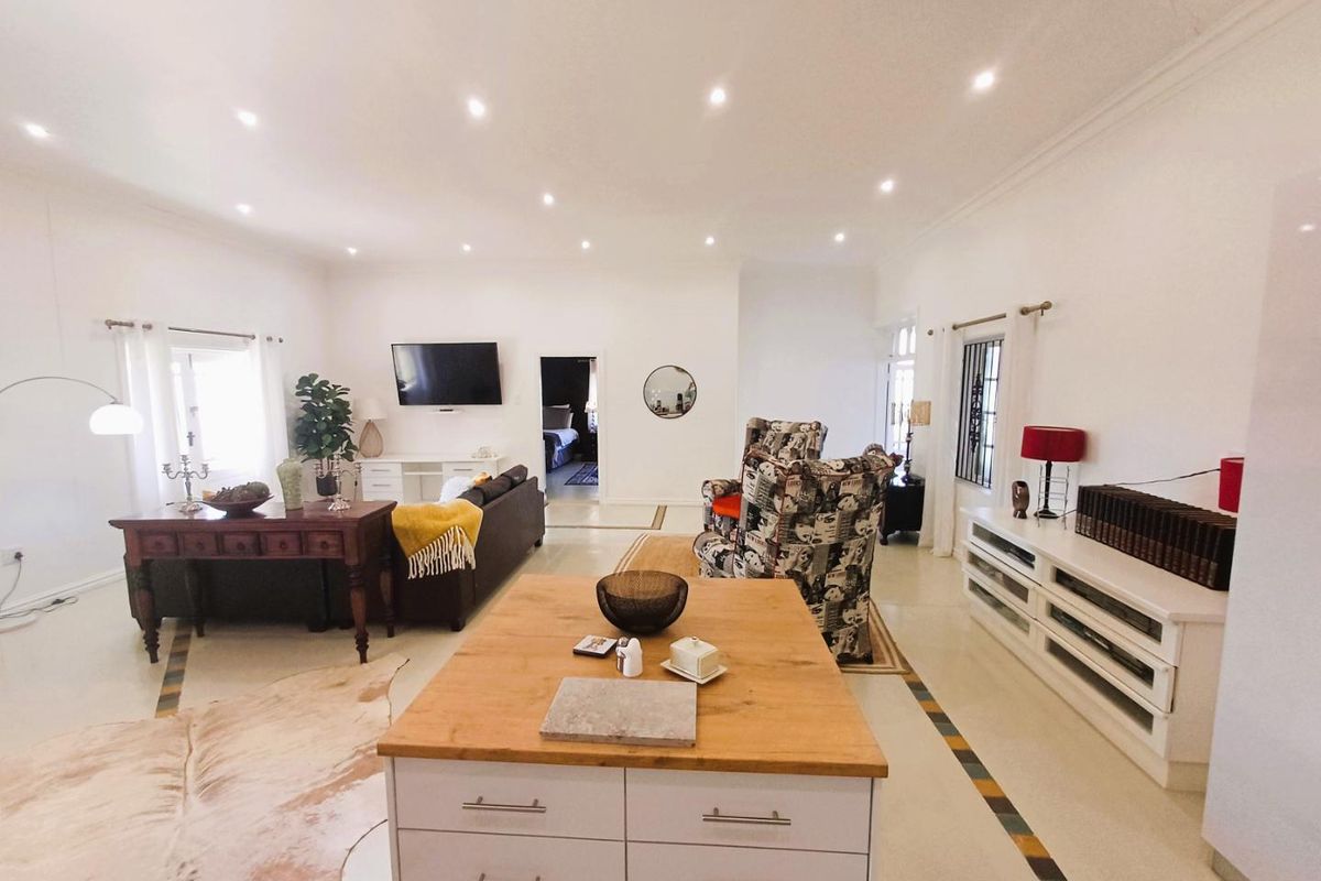 FOR RENT  |  ASSAGAY  |  Queensbridge Estate  |  1 Bedroom Furnished Cottage - Photo 5