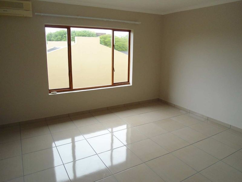 Modern 3-Bedroom Rental in Desirable Meer En See - Photo 6