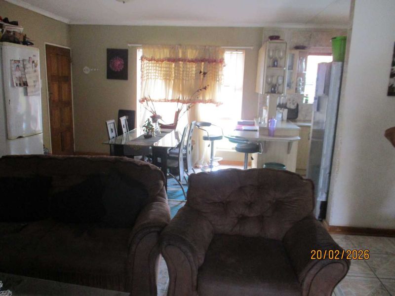 STUNNING FACE BRICK HOUSE IN RIVERSDALE - Photo 6