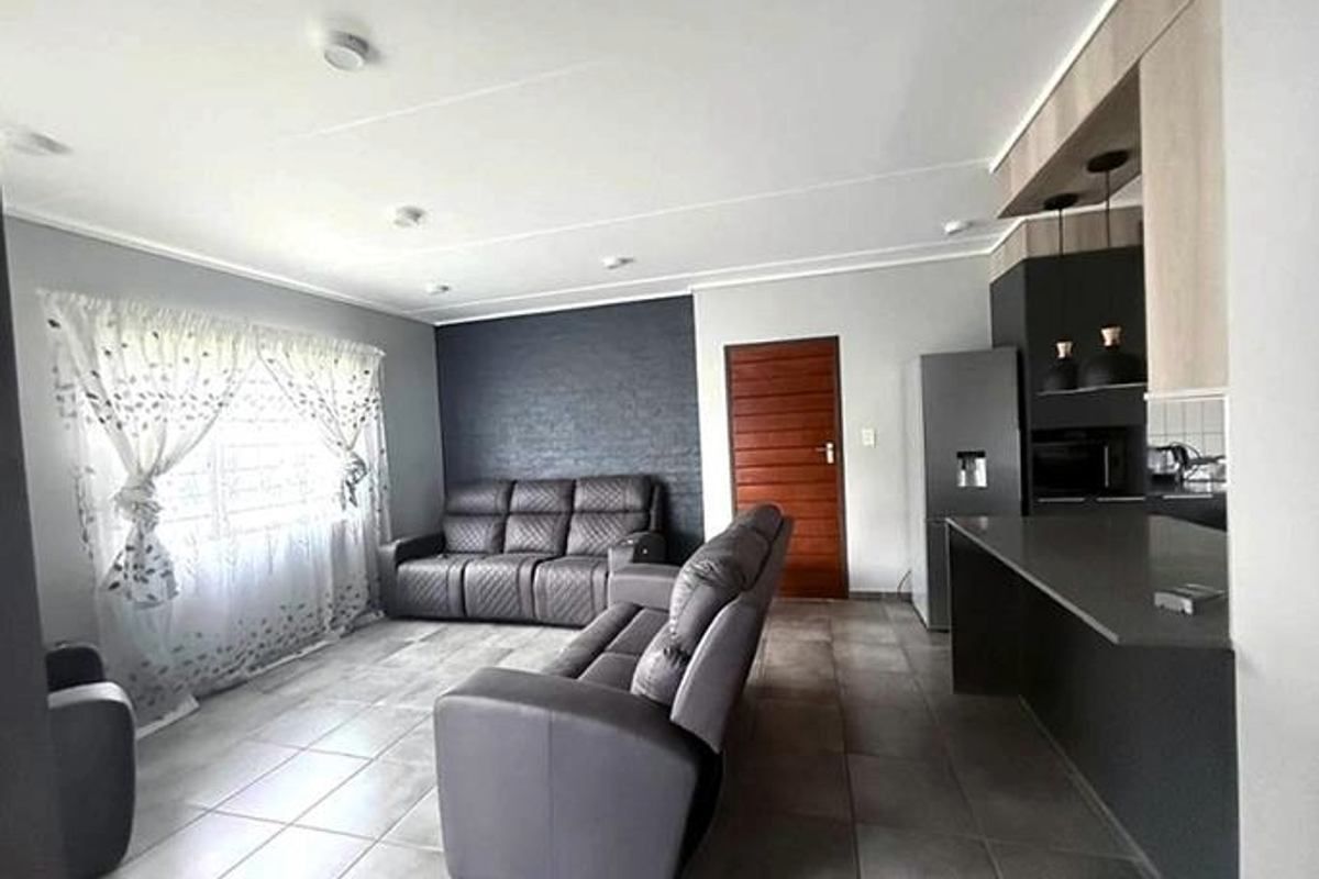 Where City Views meets Surburban Comfort - Photo 4