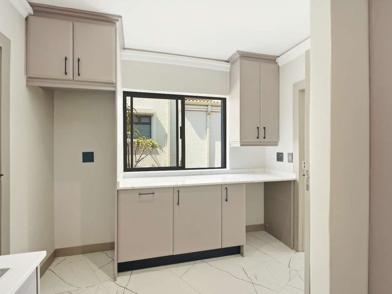 Luxury Family Home | Newly Renovated Modern Masterpiece in Prime Waterkloof Ridge - Photo 9