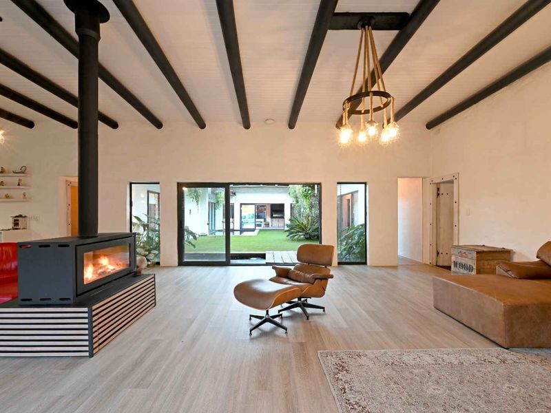 Contemporary Hacienda-Style Luxury Living - Photo 3