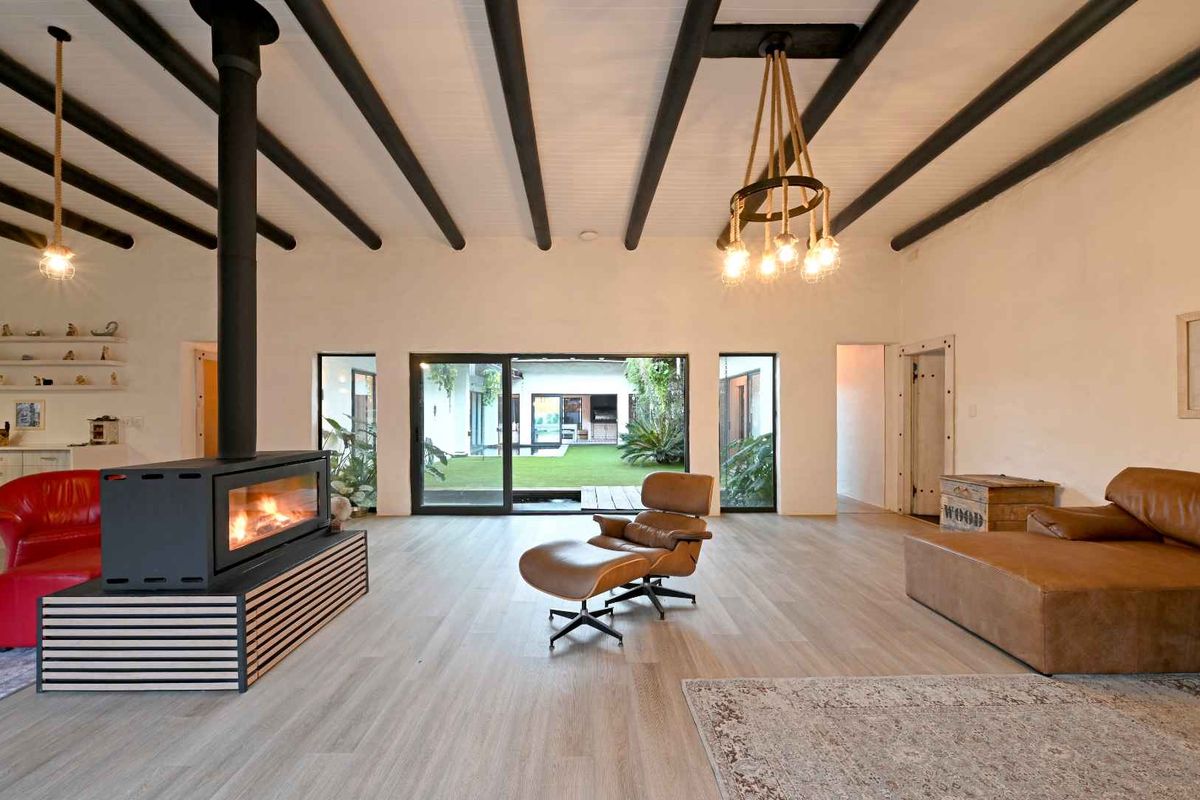 Contemporary Hacienda-Style Luxury Living - Photo 3