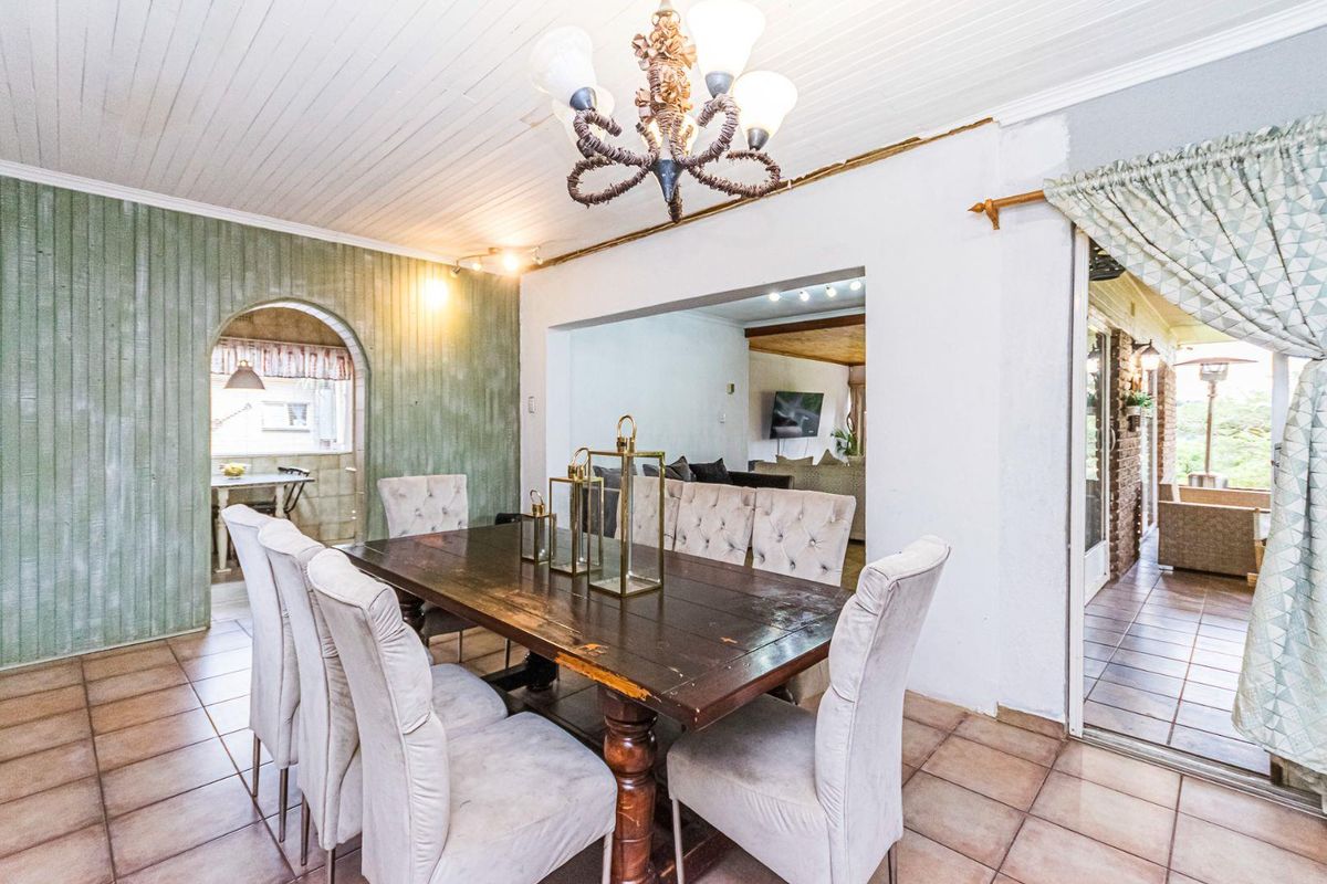 Family home for sale with a breath taking view - Photo 2