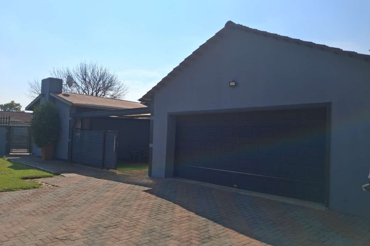 3 Bedroom House For Sale in Vanderbijlpark CE3 - Photo 4