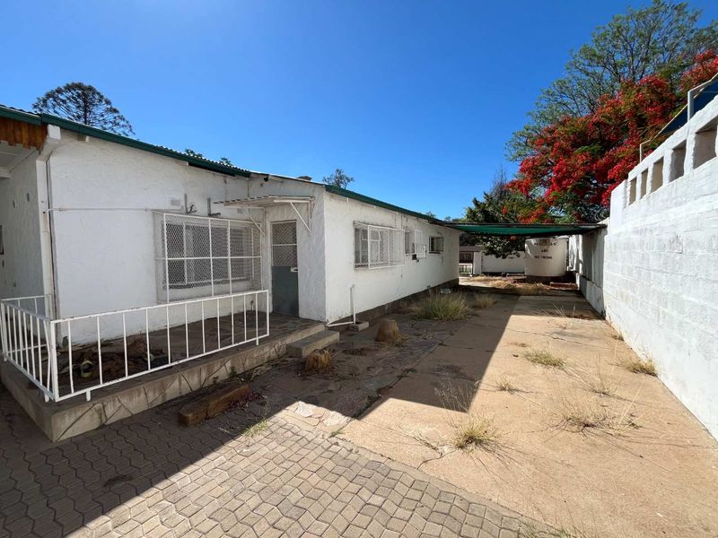 Erf 386 – A Renovator’s Dream With Massive Potential - Photo 8