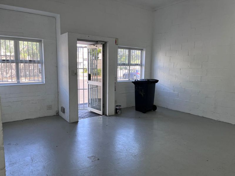 Secure Business Park: Ideal Light Industrial Units Available - Photo 4