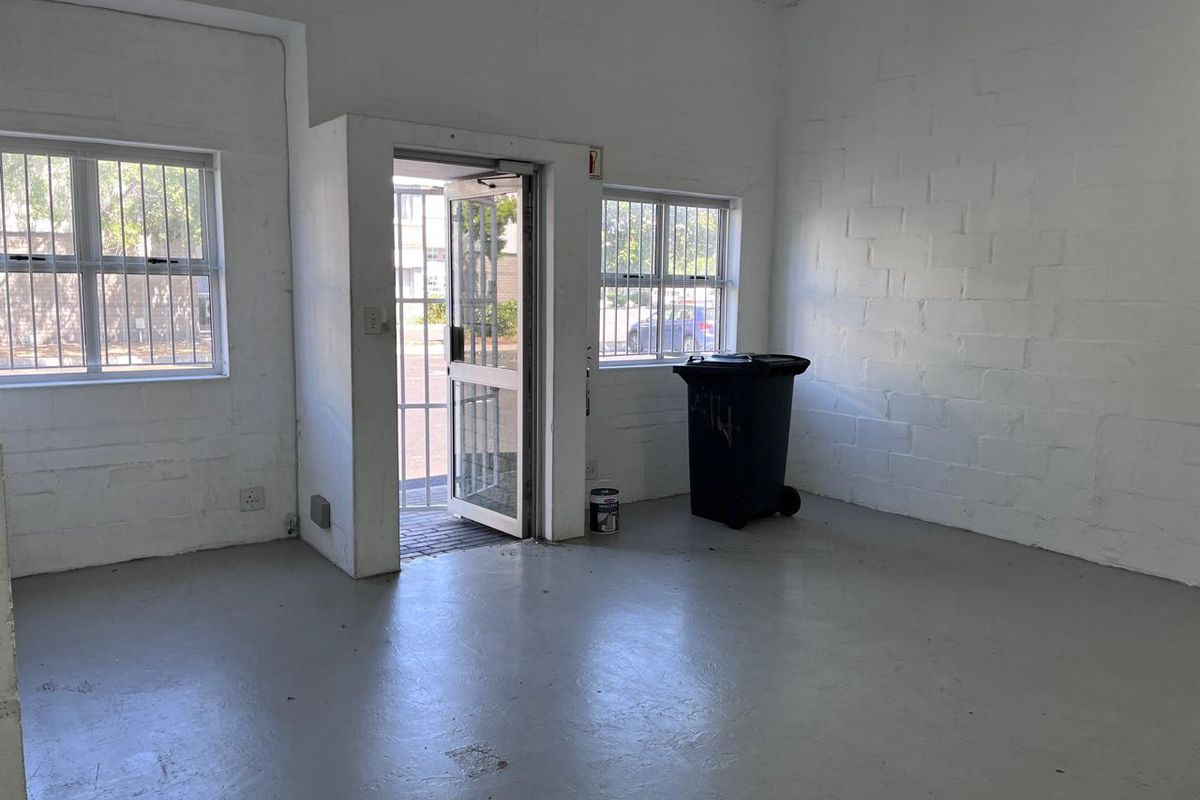 Secure Business Park: Ideal Light Industrial Units Available - Photo 4