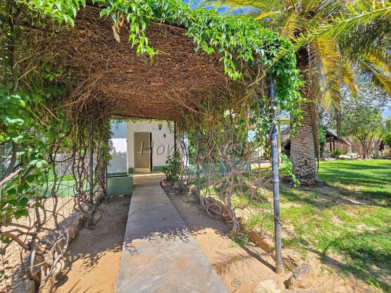 Omaruru:  Neat 3 Bedroom home is for Sale - Photo 2