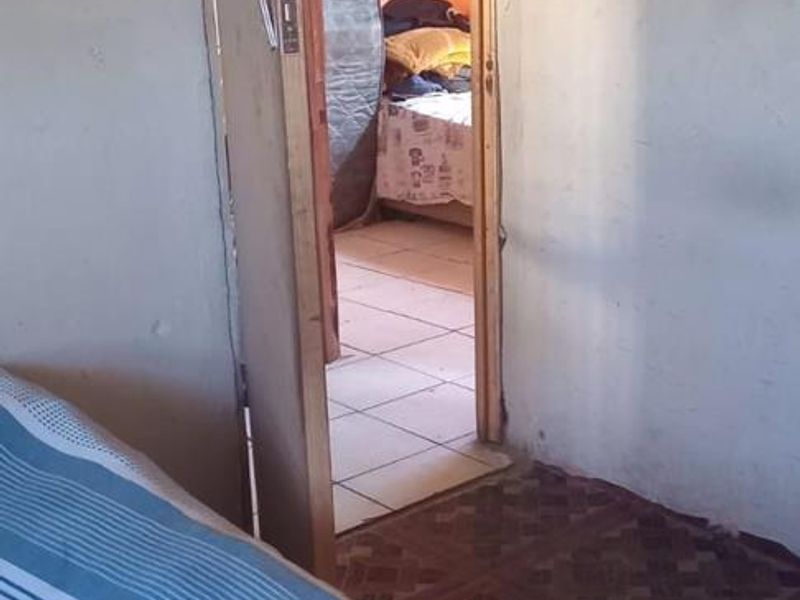 Cozy 2-Bedroom Start-Up Home for Sale in Harare - Photo 8