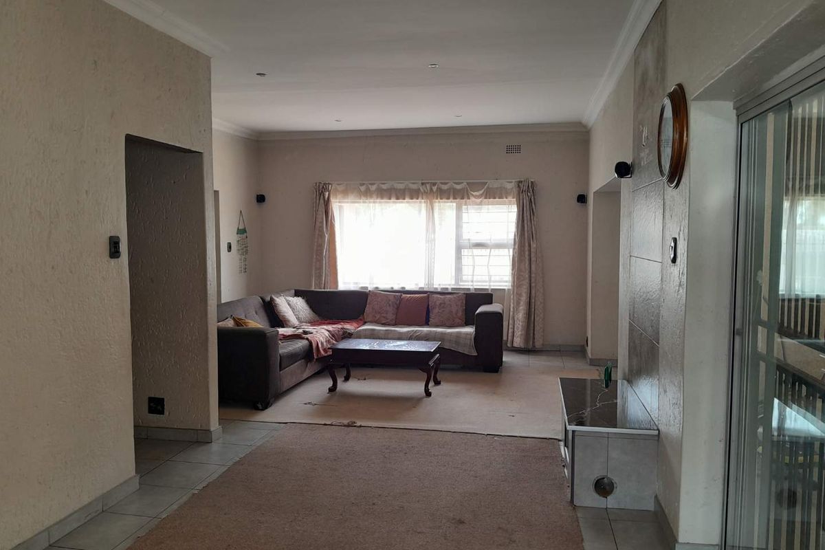 The Hill 3 Bedroom Family Home - Photo 2