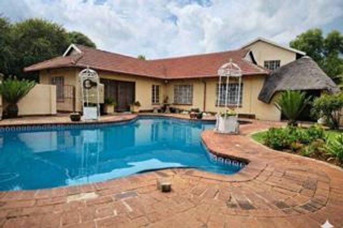 Property #2503234, House For Sale in Brackendowns