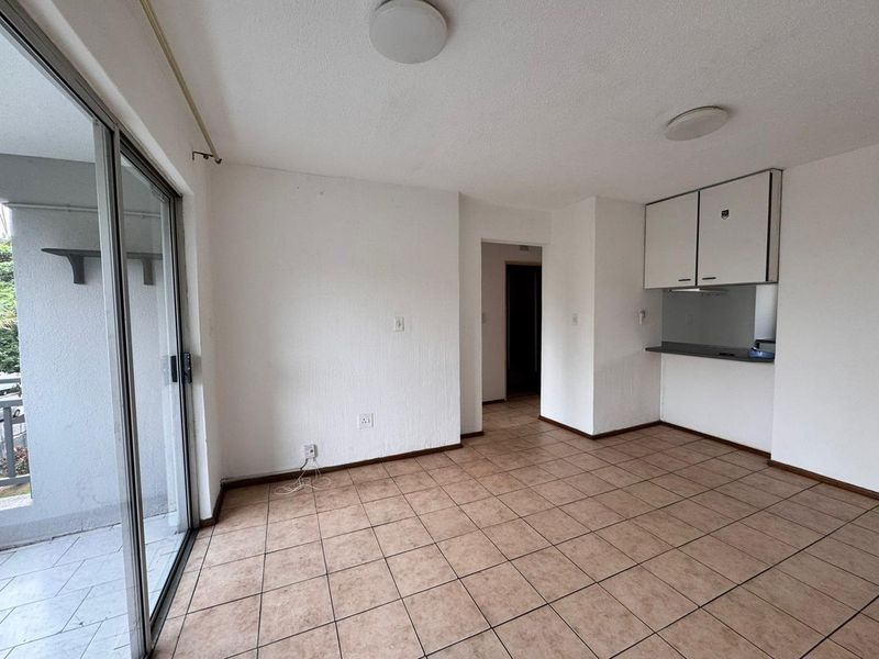Comfortable 2-Bedroom Apt Close to Transport & Amenities - Photo 5