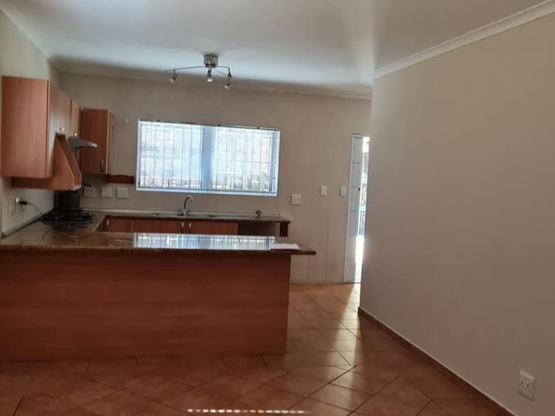 3 BEDROOM FAMILY HOME - Photo 7