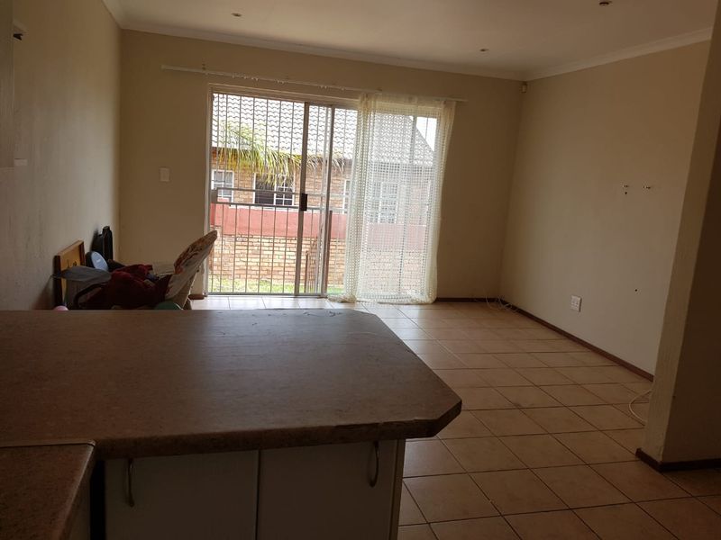 2 Bedroom Townhouse For Sale in Honeydew Ridge - Photo 7