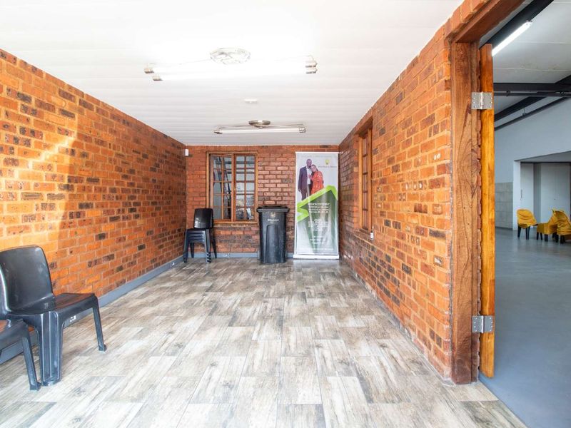 2 Big Mini Factories Plus 2 Flats/Apartments - Photo 9