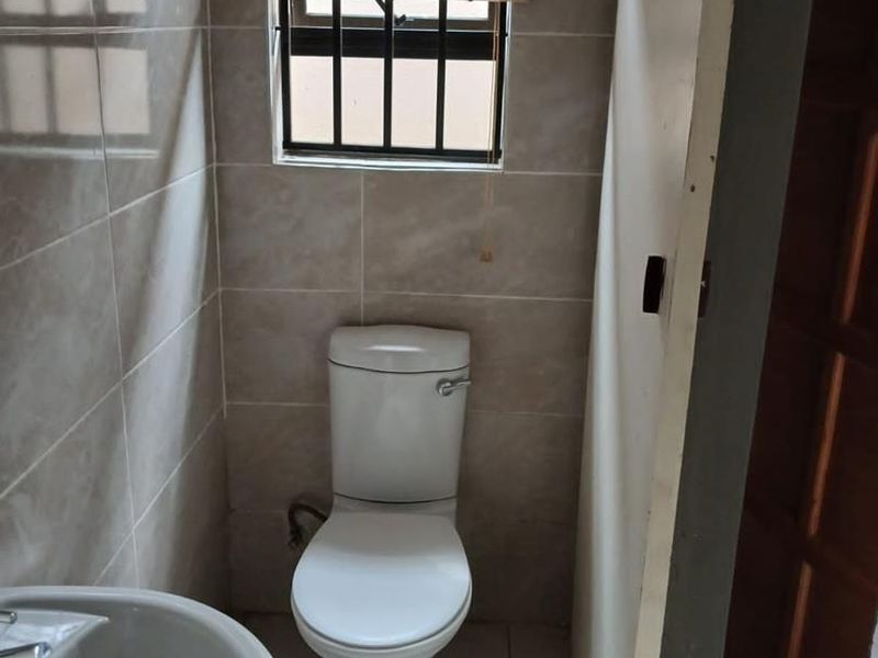 EXCLUSIVE | MODERN GARDEN FLATLET IN DAWN PARK – ACT FAST This is a rare opportunity to secure a well-positioned garden flatlet in the heart of Dawn Park. - Photo 5