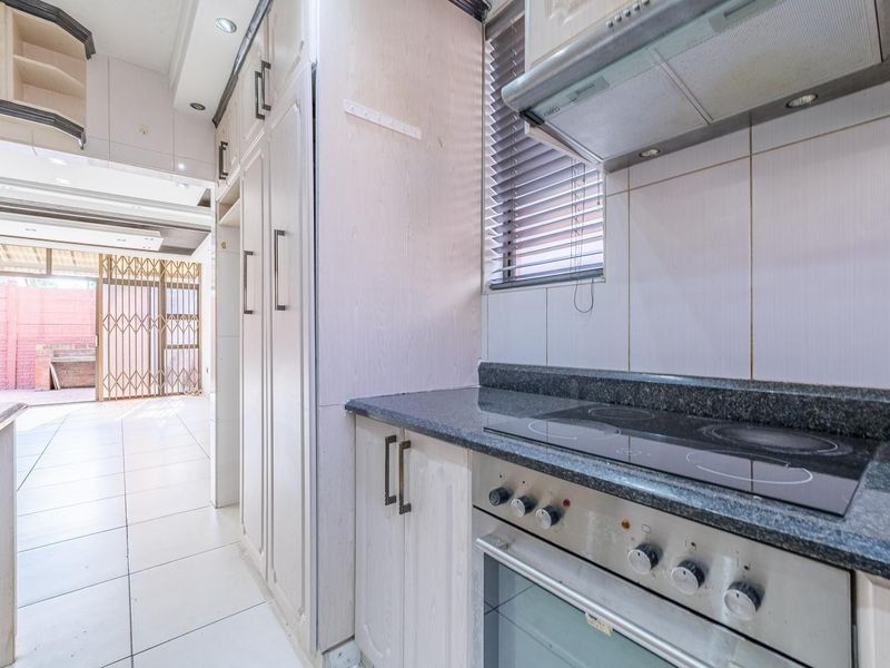 2-Bedroom Home with Pool in Fields Hill, Pinetown - Photo 10