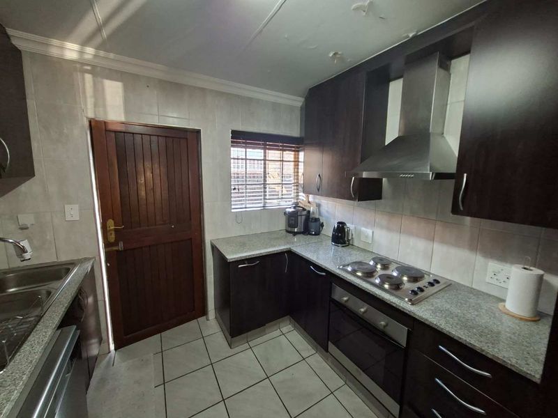 Charming Free-Standing Simplex for Sale in Allens Nek / Weltevreden Park - Photo 8