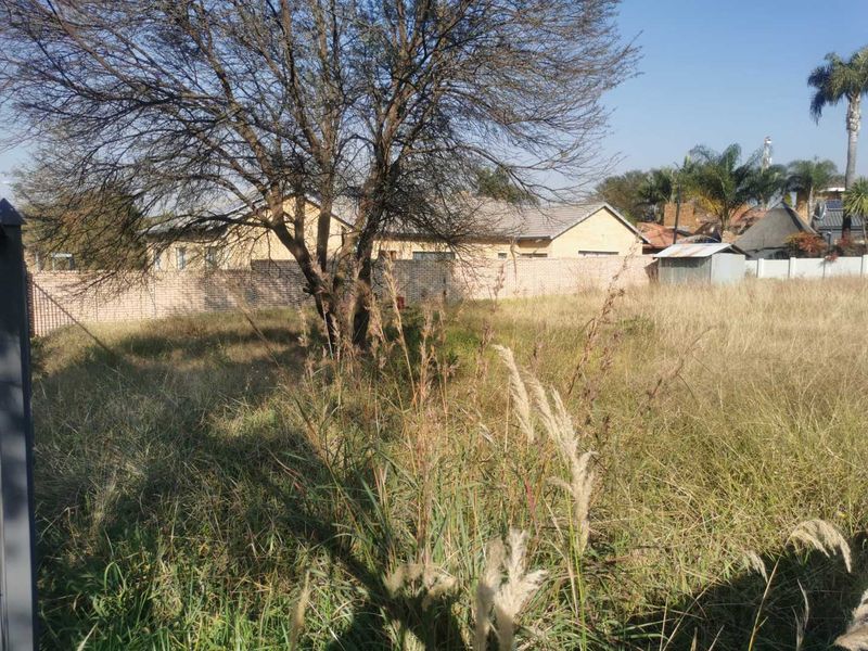Stand in Erasmuskloof - Rezoned for two residential homes - Photo 8