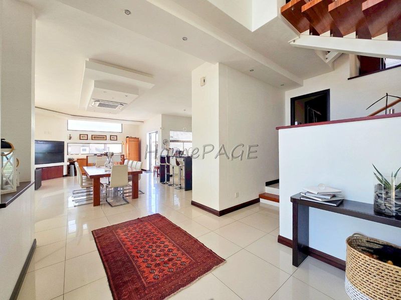 Afrodite Beach, Walvis Bay:  BEAUTIFUL, Magnificent, multi-level 4 Bedroom home is for sale - Photo 10