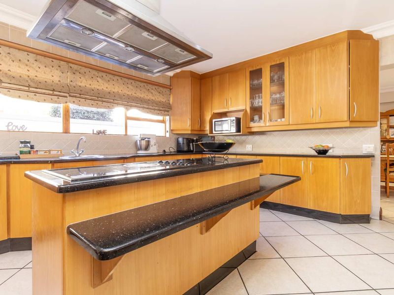 A home that welcomes you in and makes you stay! - Photo 5