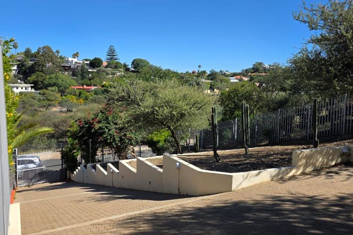 Spacious Living in Luxury Hill for Rent - Photo 4