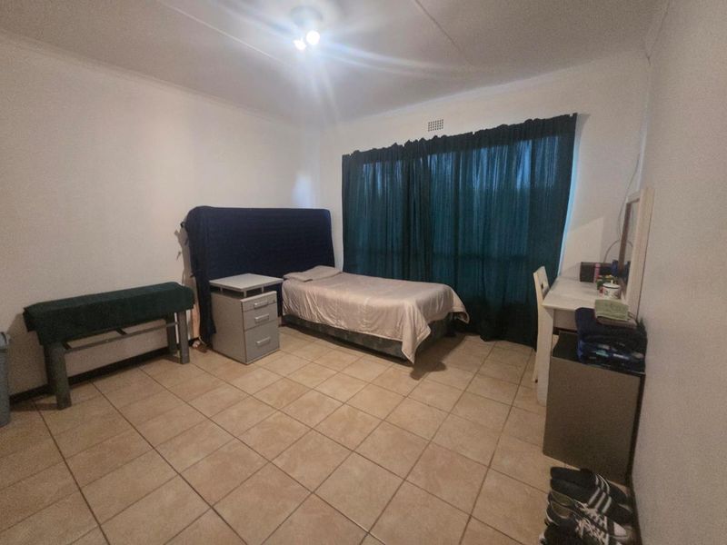 Spacious 2-Bedroom Apartment in Prime Horizon View Location - Photo 9