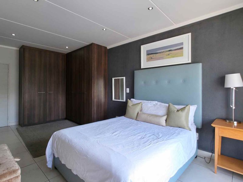 Stylish, Location Perfect, Executive 2 Bedroom Furnished Sandton Apartment - Photo 8