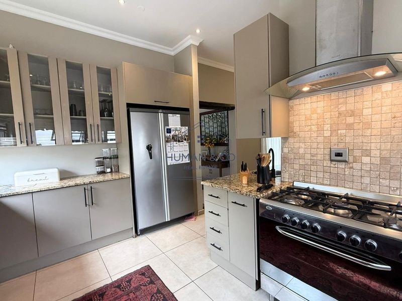 Modern 3-bedroom Home near Lagoon with outdoor swimming pool - Photo 10