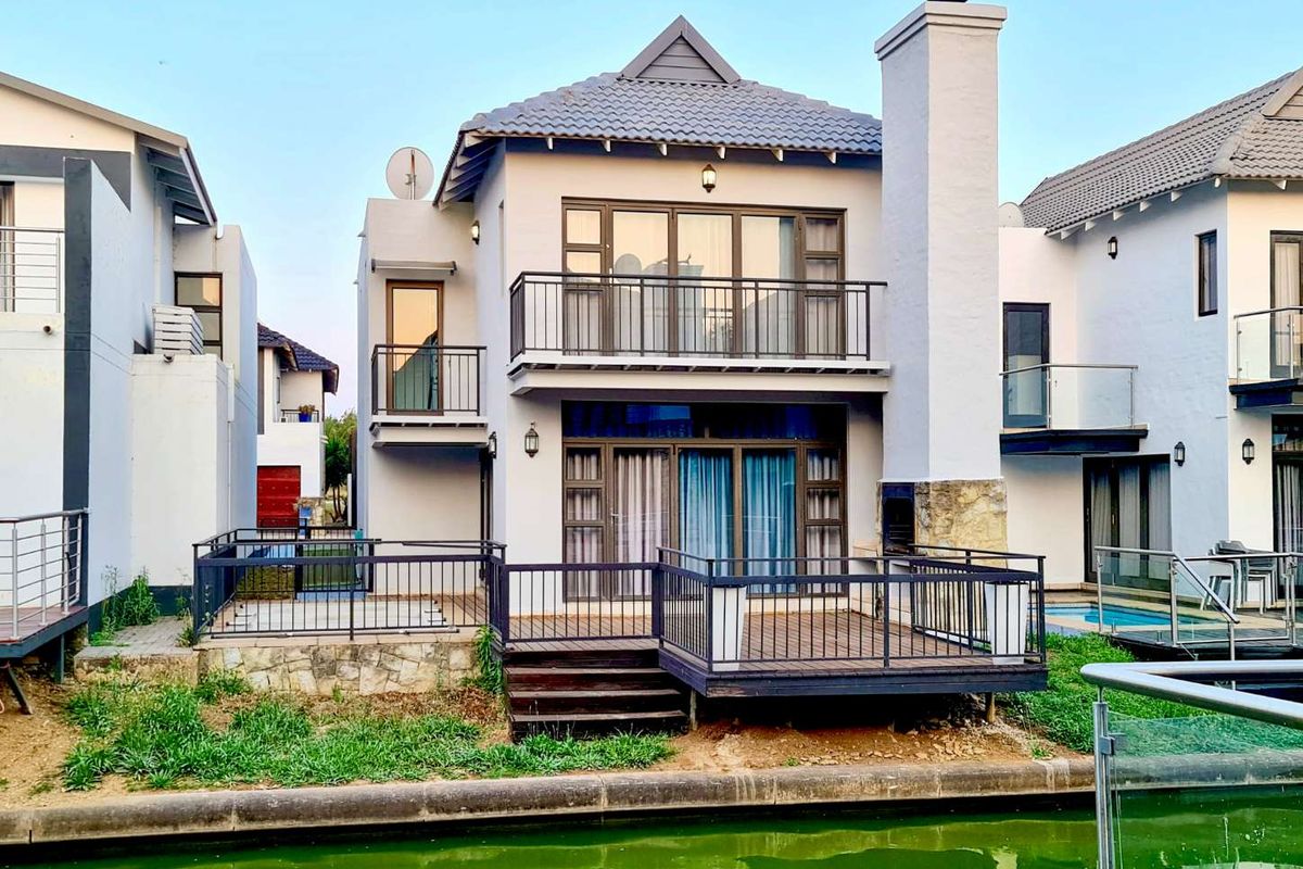 Weekend Getaway or Family Home? Why Not Both! - Photo 2