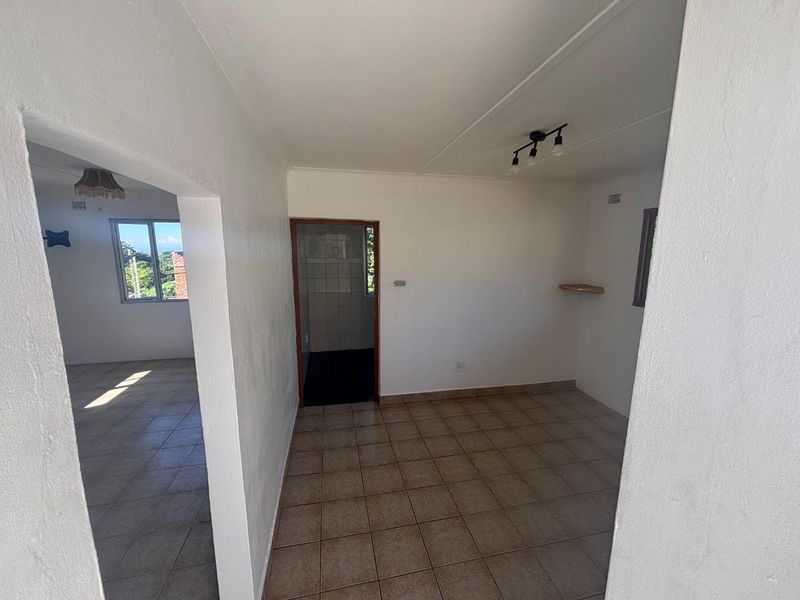 One Bedroom Cottage to Rent in Chatsworth - Photo 10