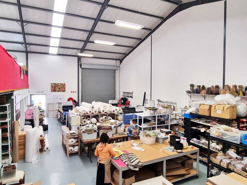 Double Volume Warehouse in Excellent Condition - Photo 1