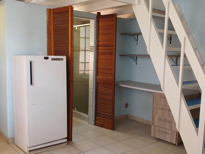 Cosy Studio to Let in Paulshof - Photo 7