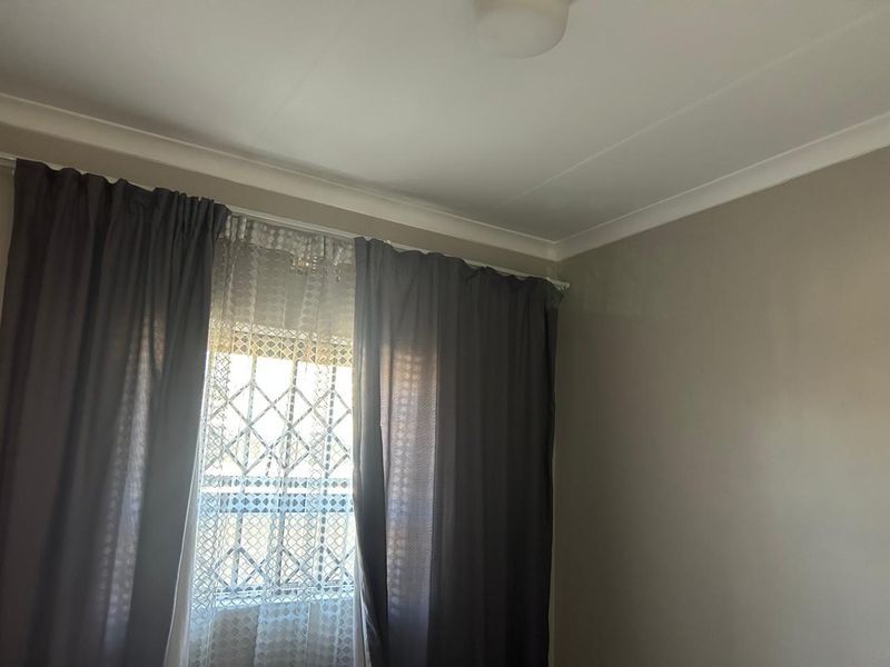 Clayville Ext 76-R950 000 Family Home - Photo 9