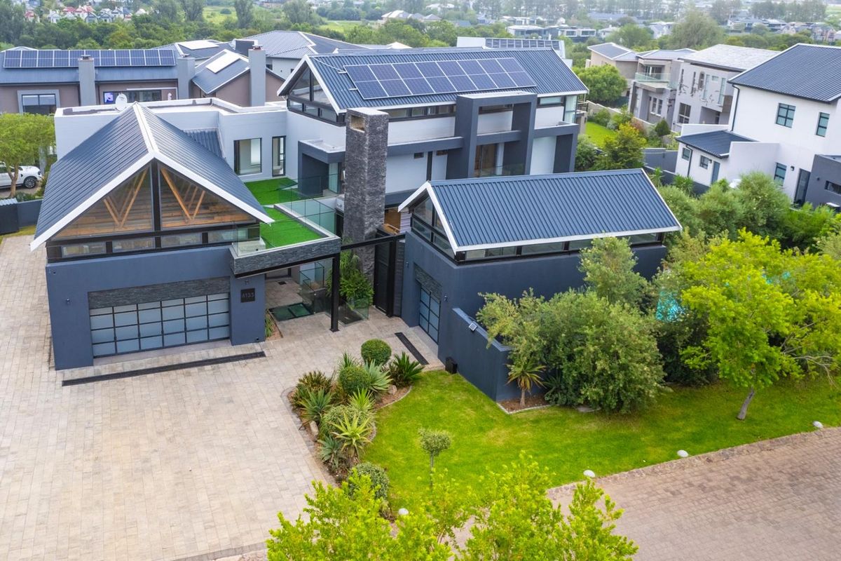 Modern Five Bedroom Home For Sale In Waterfall Country Estate. - Photo 3