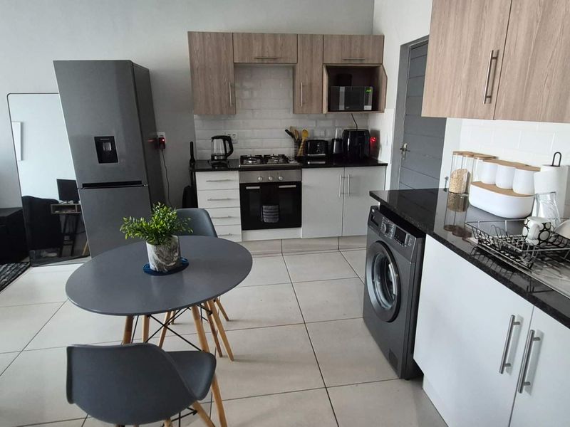 Ember Apartments – Where Modern Living Meets Nature’s Tranquility - Photo 10