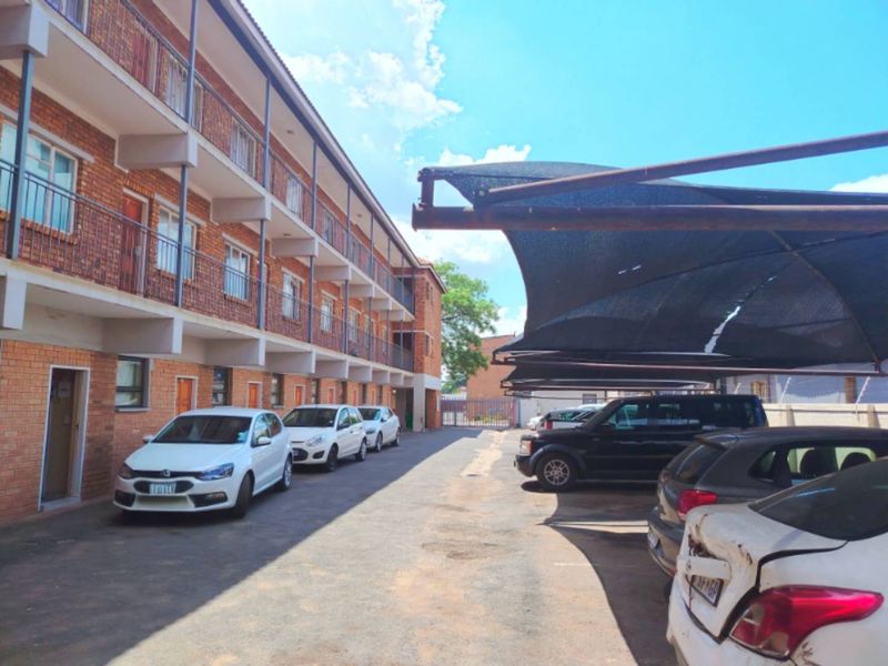 A BLOCK OF FLATS FOR SALE - Photo 4